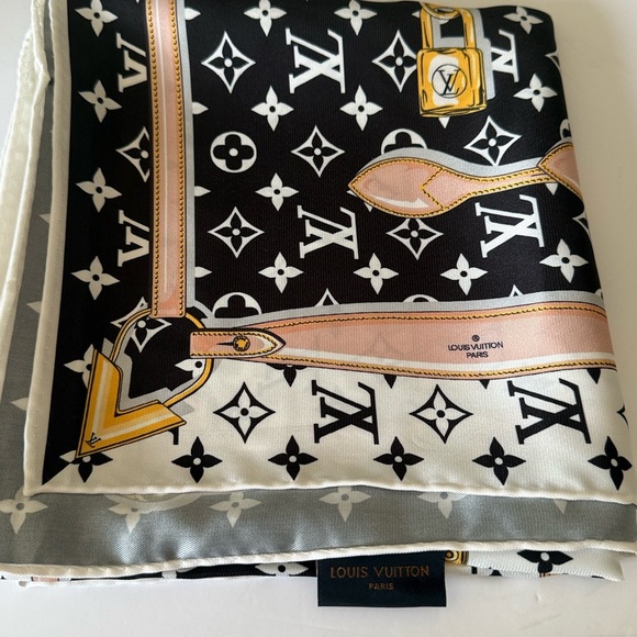 Authentic Louis Vuitton Monogram Scarf in Black, White, and Gold - Picture 5 of 7